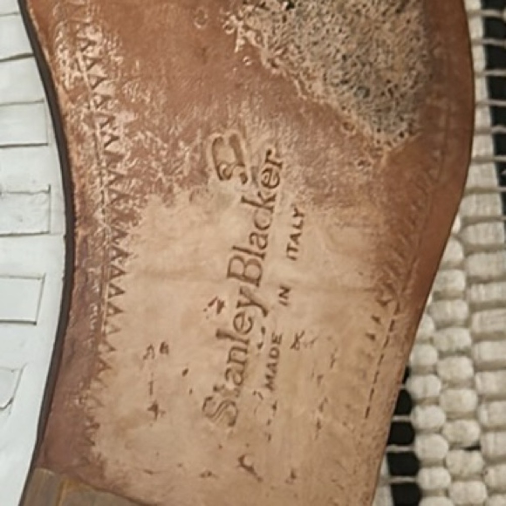 B1—Shoes - Picture 12 of 12